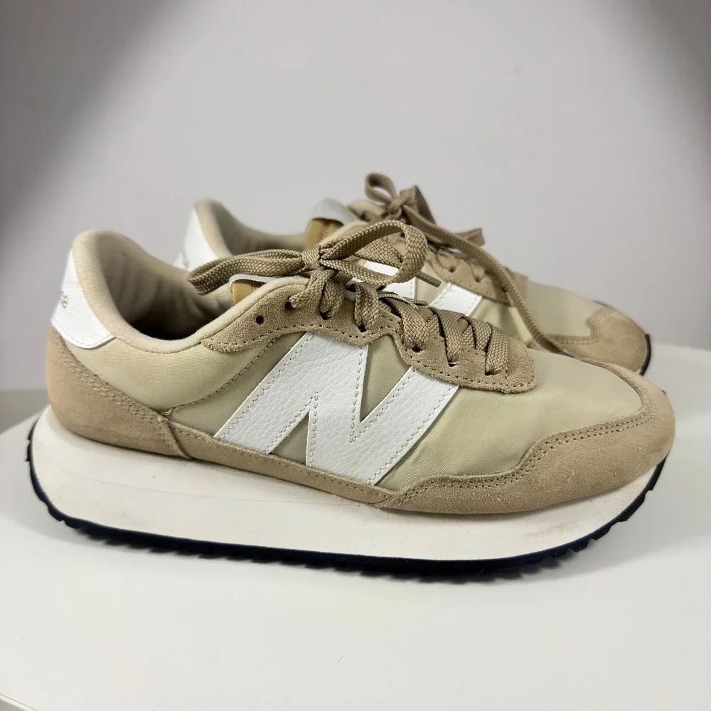 New Balance 237 Sneakers Womens 7 Moonbeam Beige Suede Low Top WS237YB